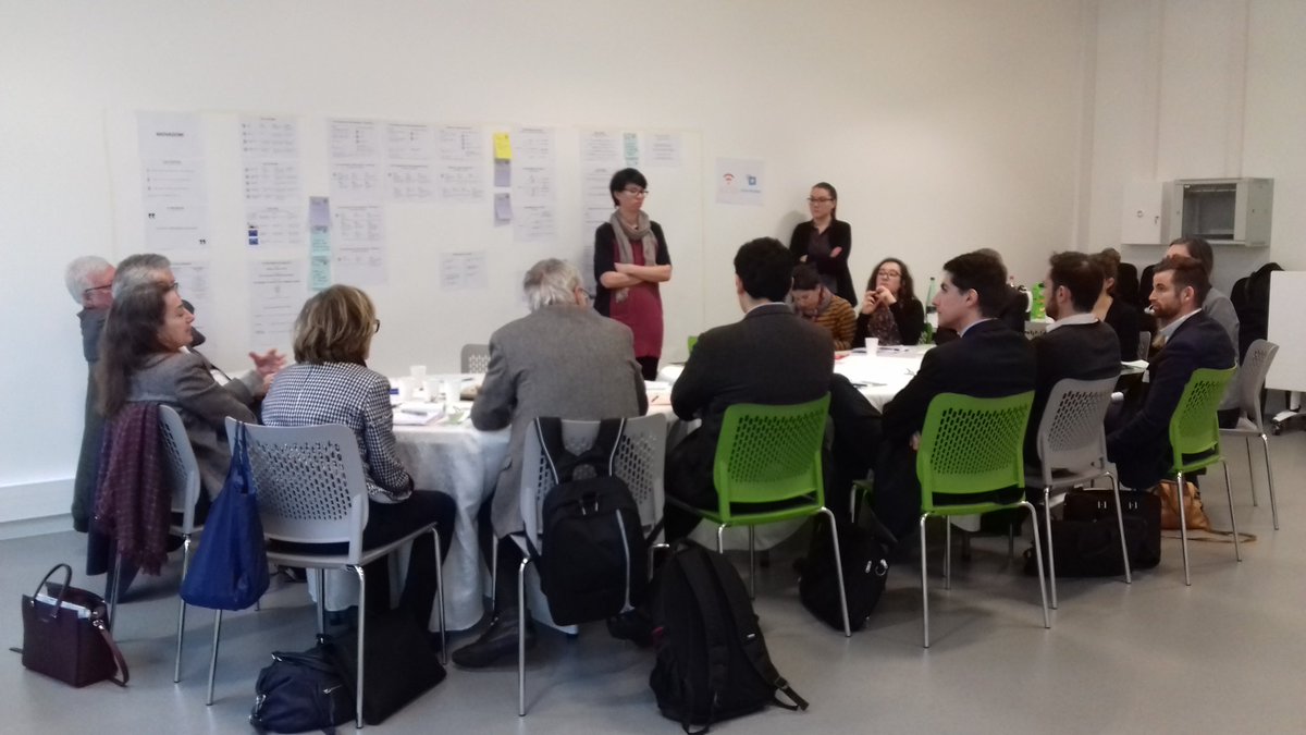 SilverValley_'s tweet photo. La co-construction d'une offre, ce n'est pas qu'une théorie à la #SilverValleyWeek échange de conseils entre startups, experts et utilisateurs potentiels #der2018 atelier soutenu par le @IdFEurope https://t.co/7MJEYashSG