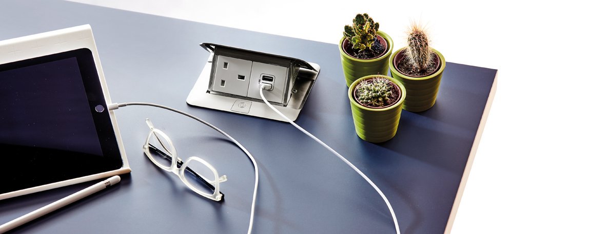 LegrandUK's tweet image. #Electrak In-desk, bringing style &amp;amp; flexibility to the workstation.

In-desk gives users power when they need it &amp;amp; sleek, minimal design when they don't.

ow.ly/7EkY30iu1hV #DeskPower