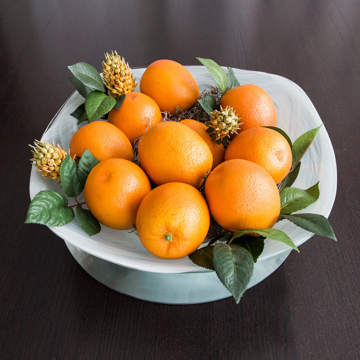acttwohome's tweet photo. While I am not a fan of fake plants or plastic fruit sometimes "you gotta do what you gotta do" in home staging. I enjoy making centerpieces on site at staging projects working only with what I have on hand. 
#homestaging #interiordecorating #realestate #rochesterny #fauxfood https://t.co/WyFD5oqsKO