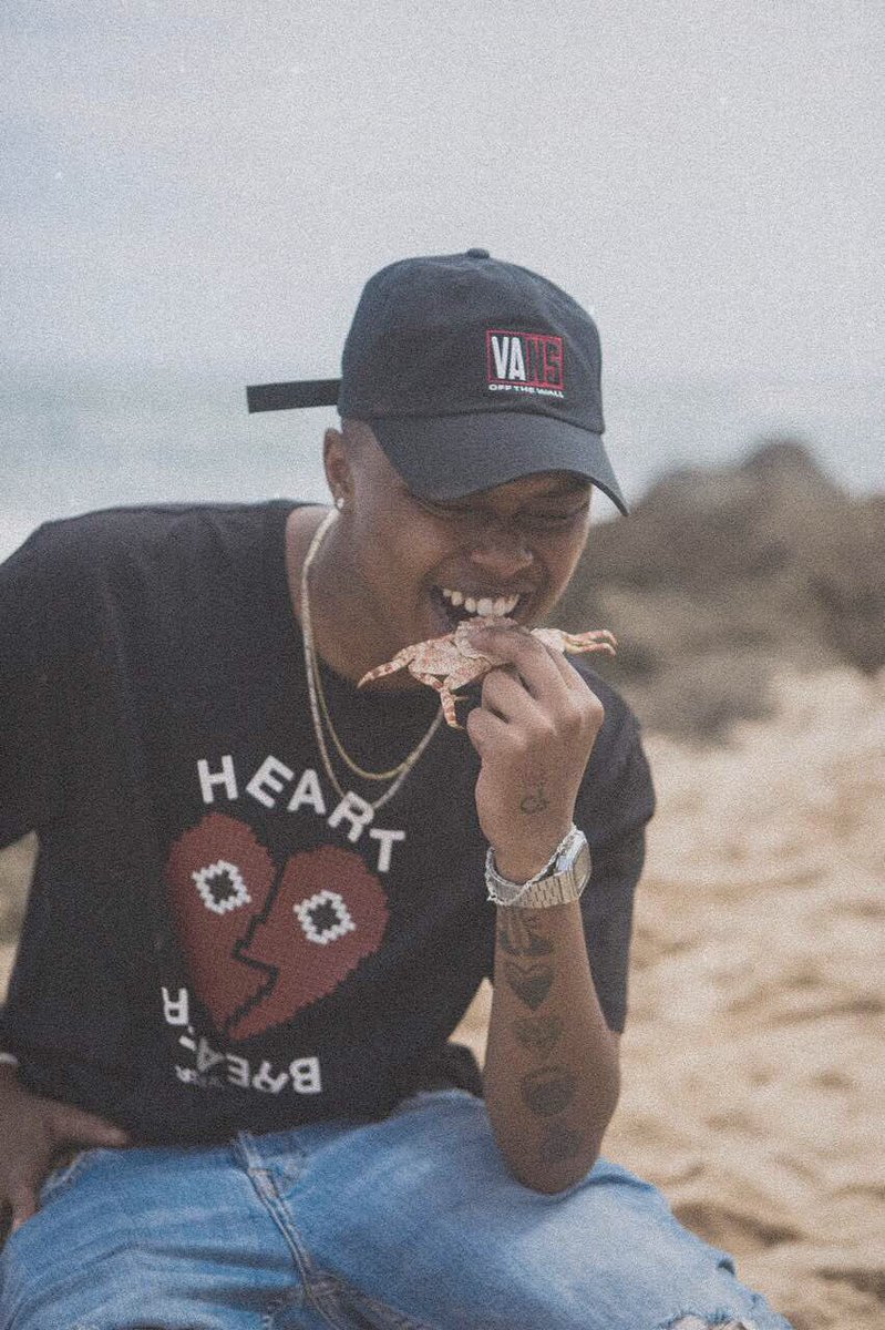 P_RankzRSA's tweet photo. Birthday boy, 21 and he's a savage...happy born day @AreeceSA boi, let today be the day were u slice space cakes and sip on purple juice just to wash it down https://t.co/FZ4bXOzyhc