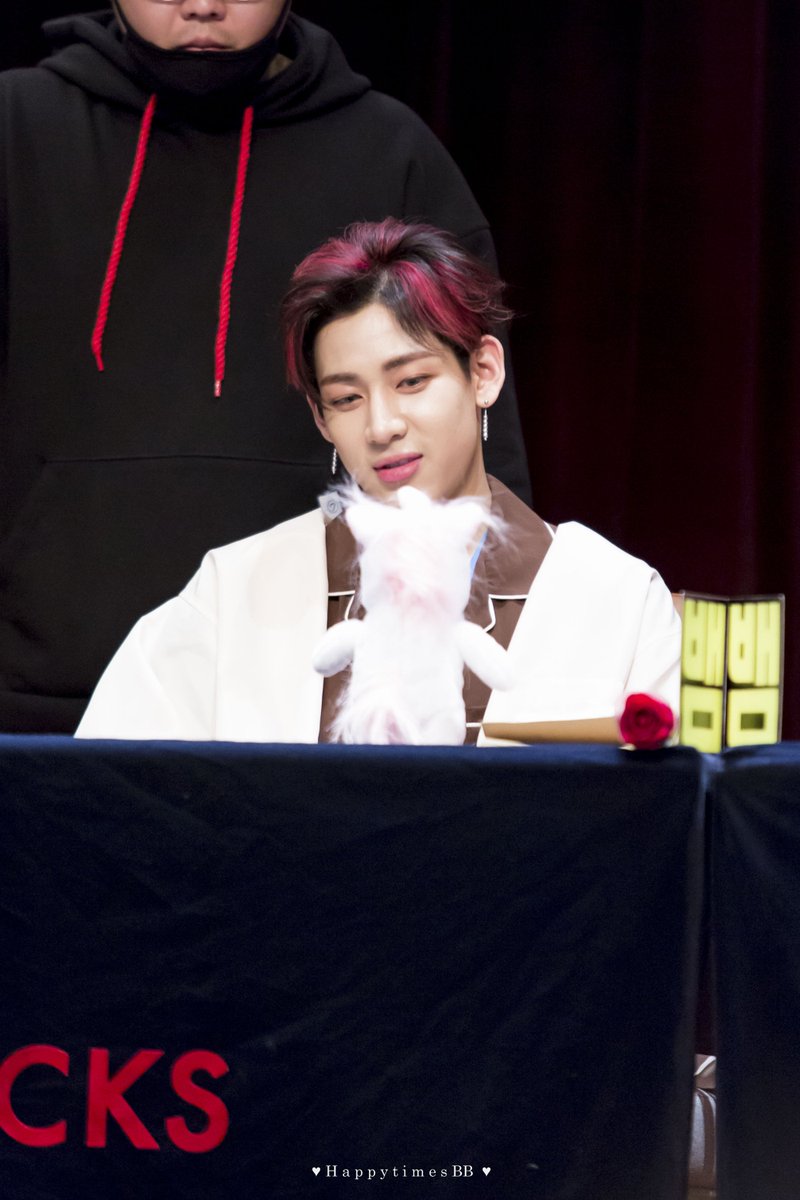 HappytimesBB's tweet image. [180318] น้องแบมขอลองเล่นบ้าง🦄
#BamBam #뱀뱀 #GOT7
#갓세븐 #EyesOnYou
@BamBam1A
