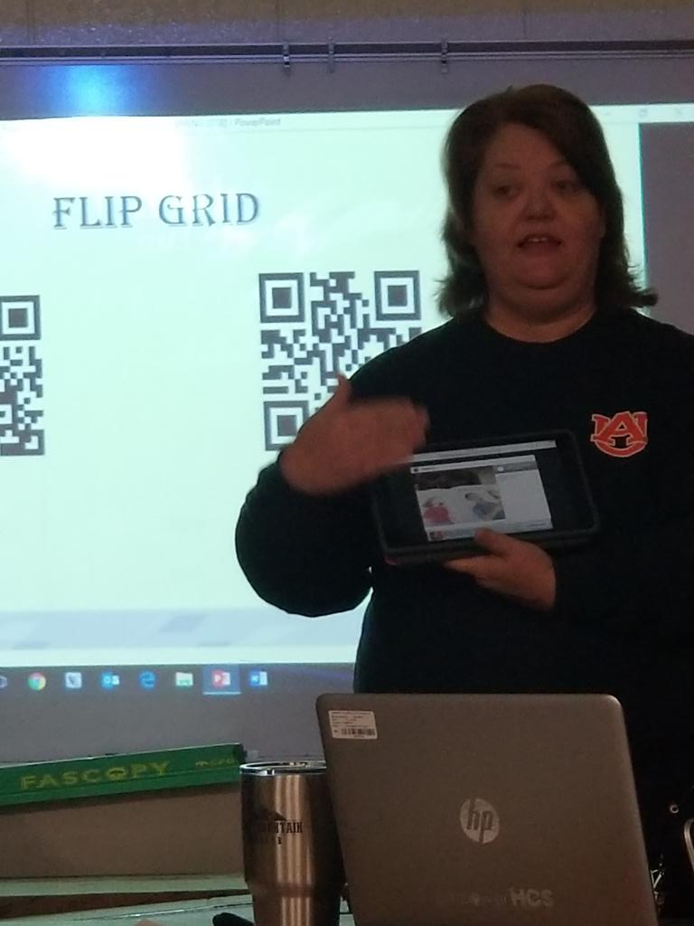 CynthiaSJewell's tweet photo. This teacher demonstrated how she uses flip grid to allow students to read, record, and listen to their reading to assist with fluency! Thanks for sharing @artsyeducator @ksuiteach! #SES #ImplementingTechnology #ReadingFluency https://t.co/MlIOAdXsAk