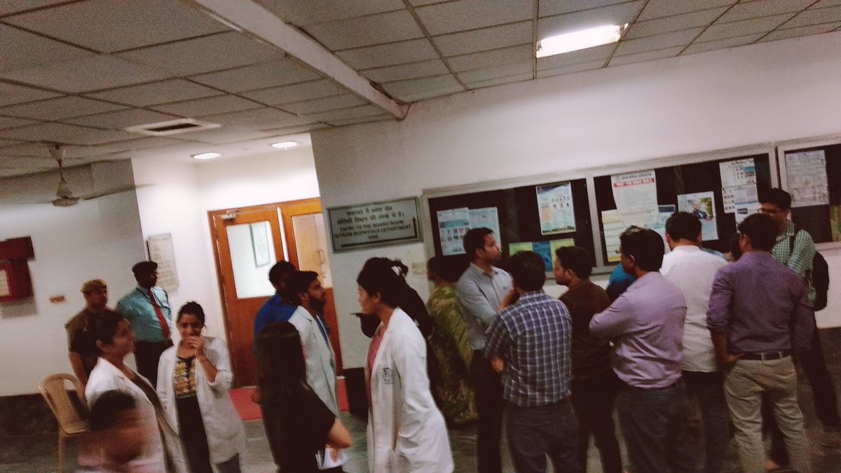 mayankneuro's tweet photo. PhD scholars at Director office waiting for the final decision in case of Rajat Prakash's harassment. #SaveResearchers @htTweets @JPNadda @PMOIndia #StopHarassmentOfPhD https://t.co/aR0J2KtiDP