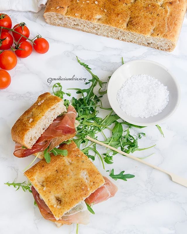 pasticciandoin's tweet photo. Come resistere davanti ad un pezzo così soffice di questa #focaccia #semintegrale farcita con rucola e speck.. la ricetta la trovate online sul blog, in questo caso è doveroso ringraziare @forchetta_e_pennello.
Su andate a cliccare 👇 sul LINK present… https://t.co/E4QkUk8bWm https://t.co/iwOTry8oNL