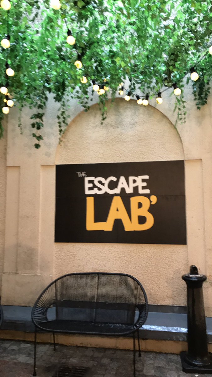 HighChloeCloud's tweet photo. Supra méga Experience VR 👾
à l'échelle 1:1 avec @TheEscapeLAB 👽
et la team #CTEE d'@orange 🍊🌟
🚀
#anotherdimension https://t.co/TuGnKdDz5H