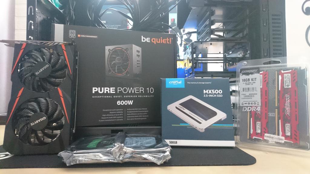asvalentins's tweet photo. Cpu, MB, Kühler fehlen noch. 😣 #NoTime #techgasm #gaming https://t.co/qINHsT9Ct2