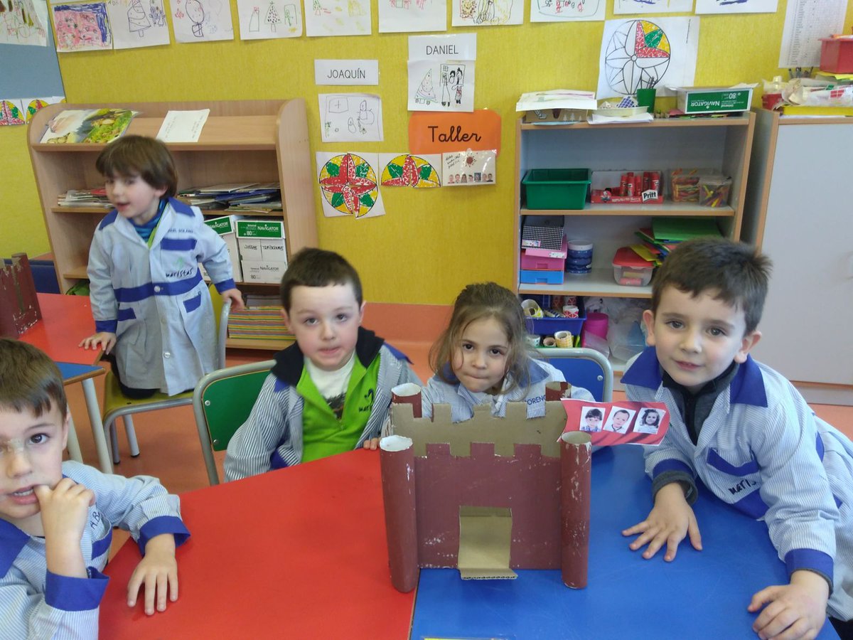 maristas_sarri's tweet photo. Making castles !! Los alumnos de segundo de infantil hemos terminado la unidad de los castillos realizando un castillo con material reciclado.♻️
#aprendizajecooperativo
#letsdoittogether
#proyects
#castles 🏰 https://t.co/dQ59P0dnZr