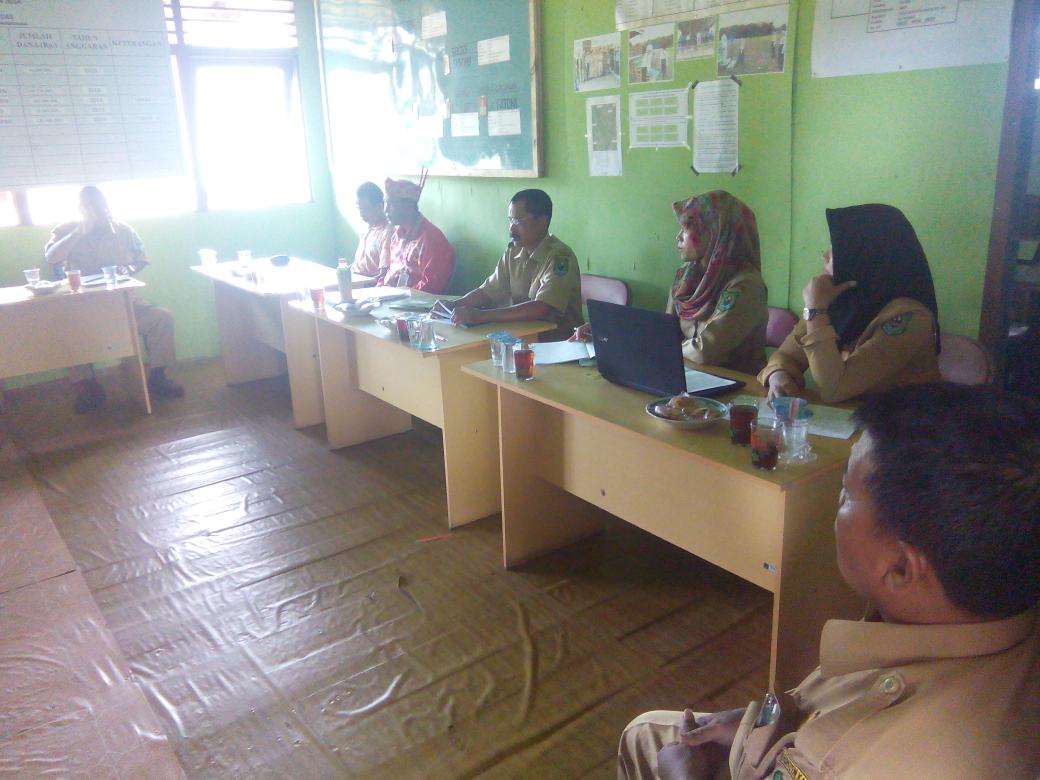 BasutaRaya's tweet photo. Kegiatan Pembinaan Monev Tim Pendamping Kec.Kapuas Barat Kab.Kapuas Kalteng.(26/03/2018).
@jokowi @EkoSandjojo @tppindonesia @P3MDKABKAPUAS @DanuPam08792776 @MahyuddinPd https://t.co/emjAkiZuAr