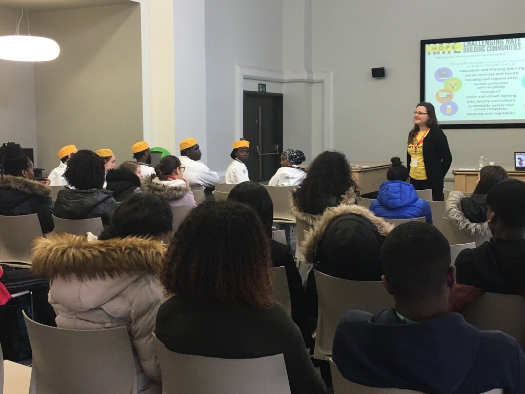 hnhcommunity's tweet photo. Our own @elisabethpop13 is at the latest democratic engagement event talking to students about wealth, power and brexit, and encouraging people to register to vote. Please RT to let people know to visit https://t.co/TtREhg6EFL!! #ldn18 https://t.co/w4IutJqYLa