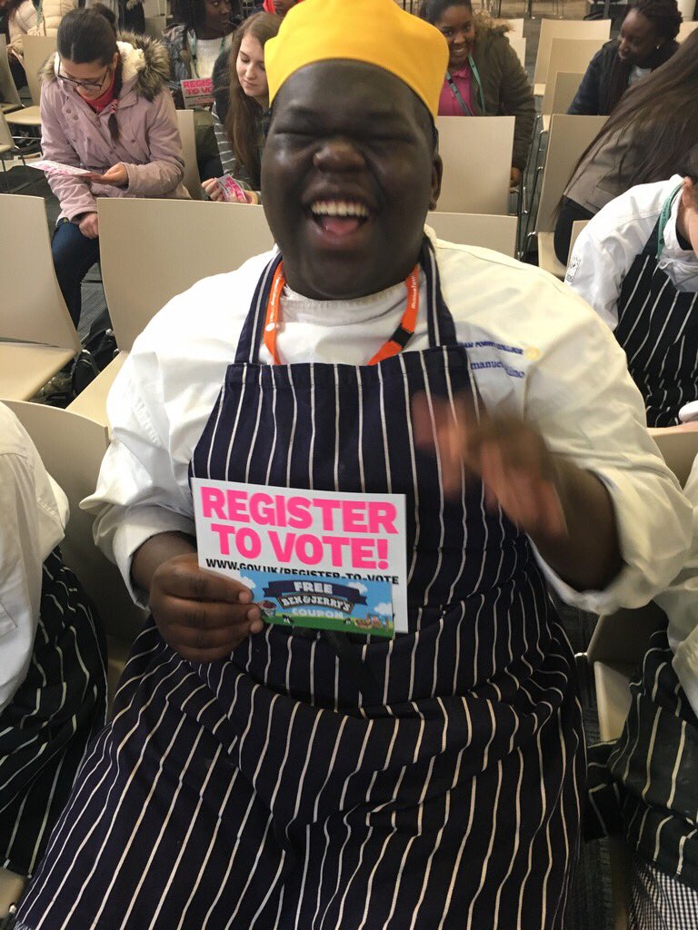 hnhcommunity's tweet photo. Our own @elisabethpop13 is at the latest democratic engagement event talking to students about wealth, power and brexit, and encouraging people to register to vote. Please RT to let people know to visit https://t.co/TtREhg6EFL!! #ldn18 https://t.co/w4IutJqYLa
