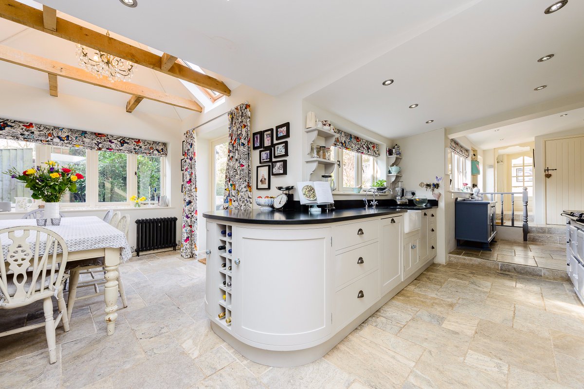 5 bedroom thatched house with the most delightful landscaped gardens, #ForSale in the heart of the popular village of #Ramsbury #SN8 bit.ly/2GhUuTd