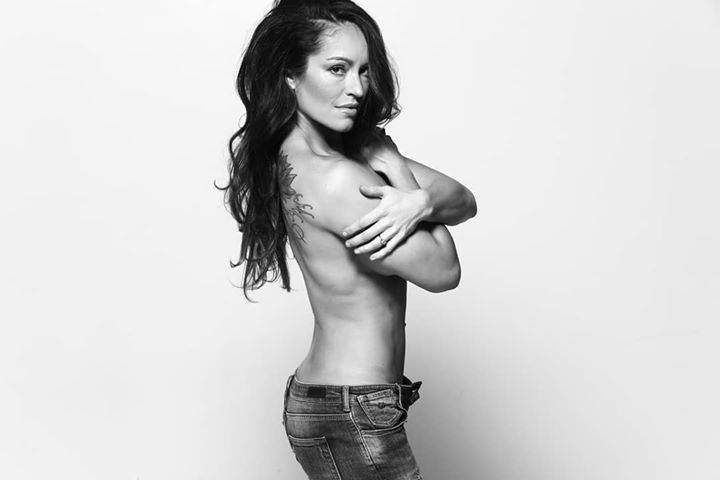 rahevolution's tweet photo. "Life is not measured by the number of breaths we take, but by the moments that take our breath away." ~ Maya Angelou
#unedited photo by @paulbuceta
Hair and makeup by @sarahscotford
#blackandwhite #quotestoliveby #looksofrah #sexy #iamlove #fitspo #strongwomen #iamstroโฆ https://t.co/K0uSOXo5im