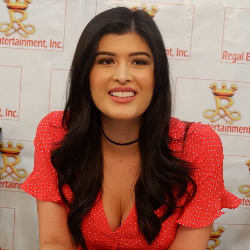 cinemabravoph's tweet photo. Bb. Pilipinas International 2017 Mariel De Leon signs a two-year contract with Regal Films.
#MarielDeLeon #RegalBabies #RegalFilms @RegalFilms @RegalRoselle https://t.co/IlPmjPSPYS