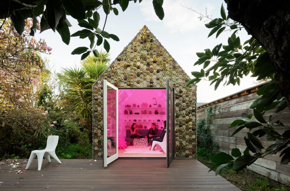 CKICNordic's tweet photo. What is 'The Cabin of Curiosities'? π±Peep into this space-saving, eco-friendly invention by Emerging Objects! An intriguing 2 minute read by @EITeu @ClimateKIC's Daily Planet: https://t.co/ef6U5pHXPw
#EmergingObjects #3DPrintedCabin https://t.co/TzZyjDI2C7