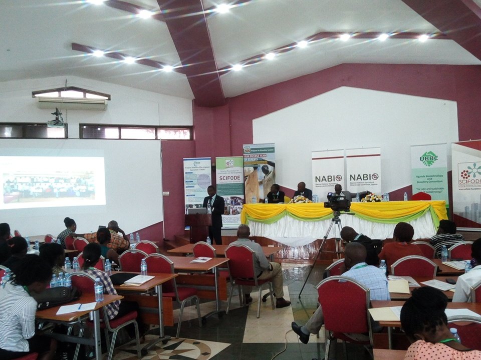 ofabUg's tweet photo. Our coordinator Phillip Chemonges presents at #NABIO2018 on Biotechnology outreach; grassroots experience in Uganda.
@biotechsafety
@GracaAwele @OfabAfrica @UNCST_Uganda @TwineJonan @UIRI2017 @scifode https://t.co/lG57b265te