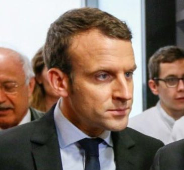 CliveTwo's tweet photo. - t’avais quoi Gérard ? 
- 25 ans, fiché s, radicalisé, arrêté pour port d’arme, dealer...mais rien d’inquiétant...
#collomb https://t.co/AaR8KPP4co