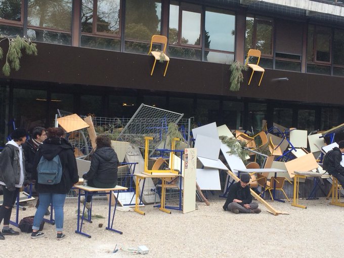 Voir l'image sur Twitter