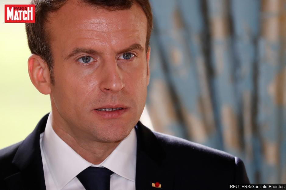 ParisMatch's tweet photo. Emmanuel Macron va rendre l'école obligatoire à partir de 3 ans https://t.co/cvpwL2ung9 https://t.co/usDb0nucqc