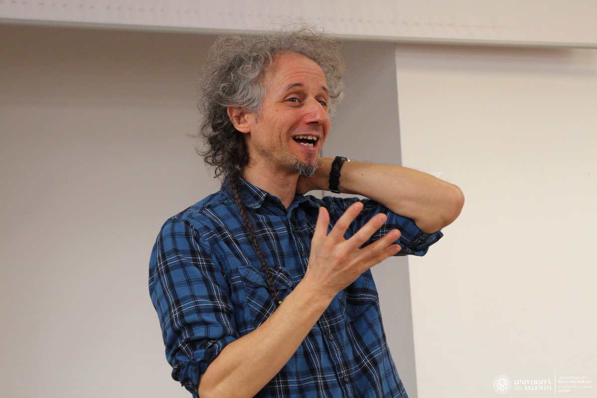 DAMS_Unisalento's tweet photo. 🎼🥁Appuntamento #DAMS_AID questa mattina con il  il prof. Salvatore Colazzo e il grande musicista #PinoBasile, percussionista in campo #jazz, #classico, #contemporaneo, #teatromusica, #teatrodanza, #circo contemporaneo.
@unisalento @DAMS_Unisalento @RegionePuglia @BandiraliLuca https://t.co/cNYbEflWpR