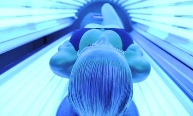 #didyouknow that the risk of skin cancer is higher for people who use tanning beds than those who don't? Learn more 👉 ow.ly/Hksm30iZNLm