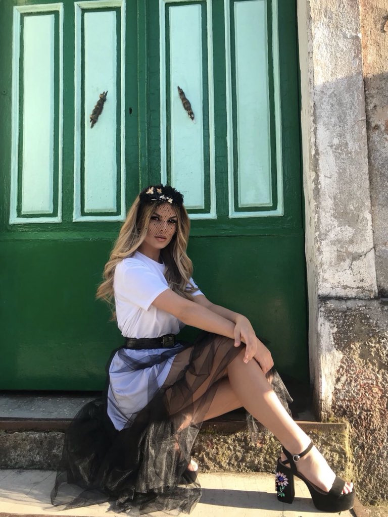 entermediagroup's tweet photo. We’re excited to announce @Argjentinaa is coming out with a new #Single today! #AMaJep #MusicVideo #Premiere #Today #6PM #Entermedia #Bzzz https://t.co/aRsFctuG2L
