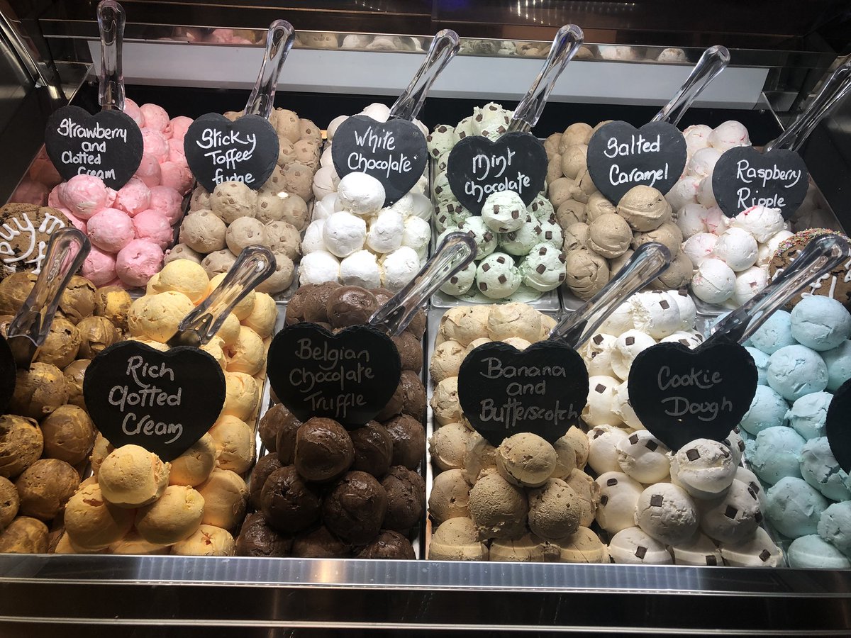 Bigalanh5's tweet photo. Just pop to the new pub Holly Tree Farm on the Business Park and never expected to be greeted with this array of lushness #dessertOverload https://t.co/kWlxLx5FoR