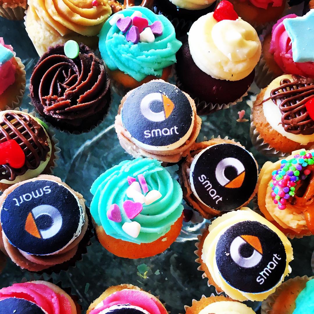 POWdrivingltd's tweet image. Todays scrumptious #tuesdaytreats 😍😍😍 courtesy of 📷: @ori_shtuden #smartevent #smartfor4 #smartcar #smartcaruk #cakes #cupcakes #fairycakes #baking #icing #buttercream #foodporn #sweettreats #sweettooth