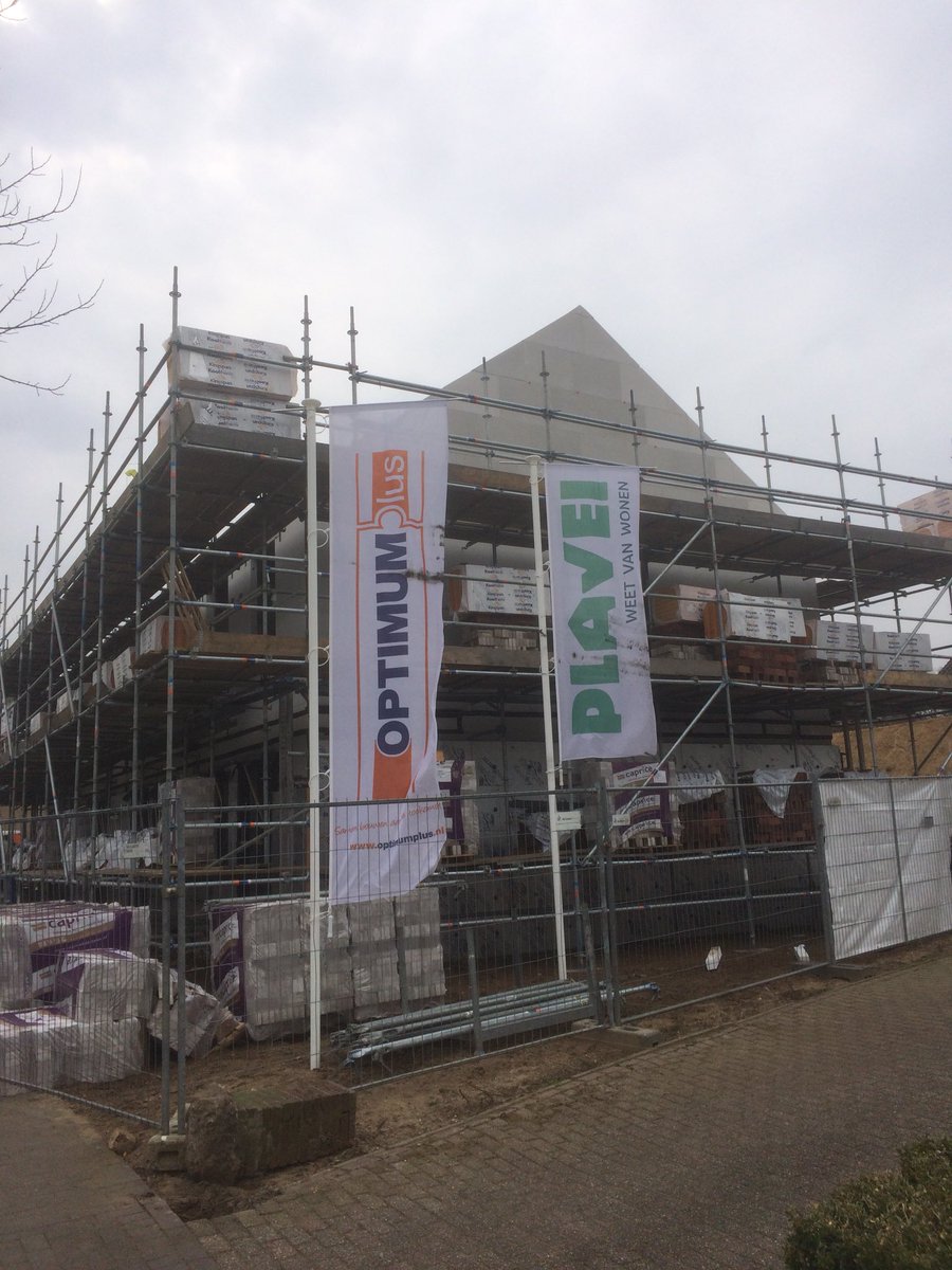 PlekkenpolMark's tweet photo. @XellaNederland bouwcasco 5 NOM woningen te Zeddam @BijPlavei @BramKlomps @VanCampenBouw #samenwerking met @RKB_Doetinchem @KingspanIns_NL @DaasBaksteen @metselsteen https://t.co/v9utTR66w4