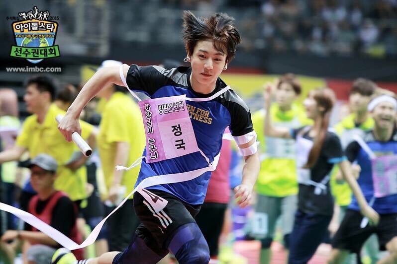 JK95711992's tweet image. armyさんと絡みたいので🐝

)グクよりのall

)女岡山army

)春から受験生
#armyさんと猛烈に絡みたいのでRTしてくれた方フォローします 
#リツイートした人全員フォローする 
#armyさんと絡みたい