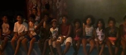 g1's tweet photo. Alunos da rede municipal de Duque de Caxias ganham cenouras na semana da Páscoa e ficam decepcionados https://t.co/NeiKiwLCwL #G1 https://t.co/4kfdGJOjri