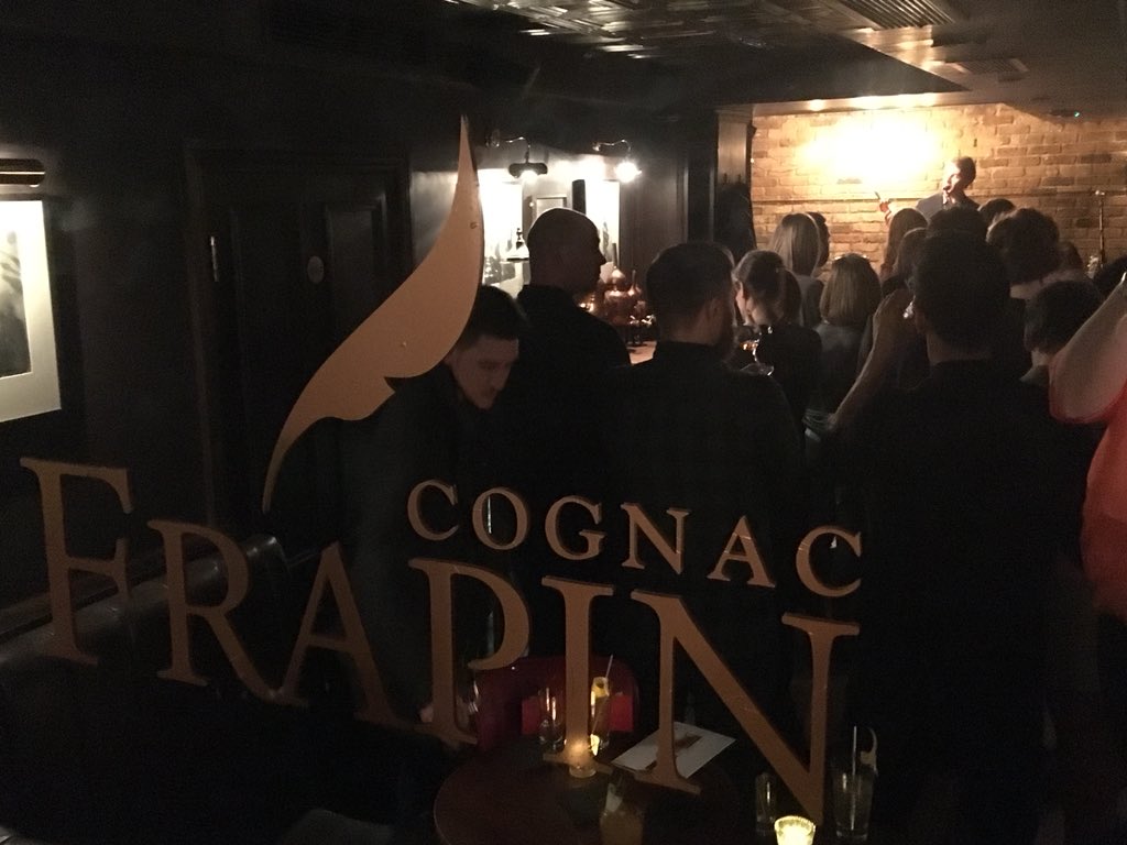 MichelleBrachet's tweet photo. Great night &amp; fabulous new #Cognac #Frapin #1270 Bravo Patrice &amp; thanks for a brilliant evening @LouisLatourUK 👍#cognaclife #cognaclover https://t.co/KC3SvV4zPU