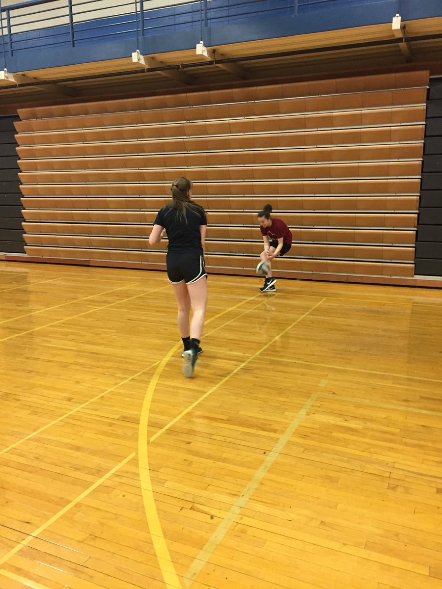 Lzhssoftball's tweet image. Nothing like a nice game of SPUD to get some cardio in! #spingbreak #lznation