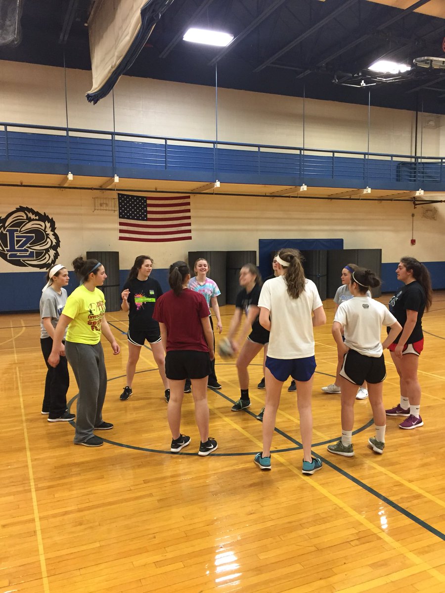 Lzhssoftball's tweet image. Nothing like a nice game of SPUD to get some cardio in! #spingbreak #lznation