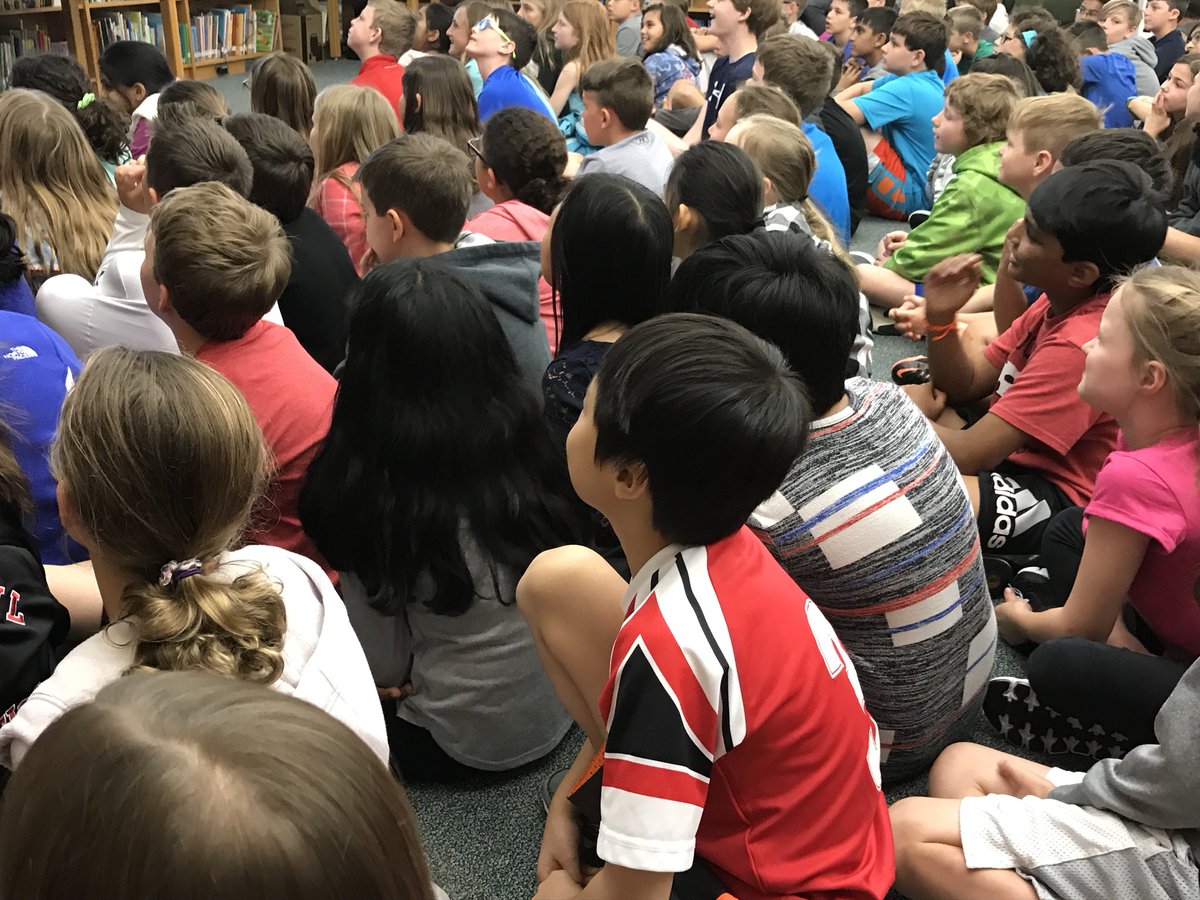 MrsHaaseRES's tweet photo. Author visit from Susan Stevens Crummel to give children the priceless power to share their thoughts & ideas with the world in a meaningful way. Teaching students to be true to themselves & their writing. #HookYourReader @rockenbaughES Thank you @RockenLibrary #GameOnDragons https://t.co/Av1X6dCMtm