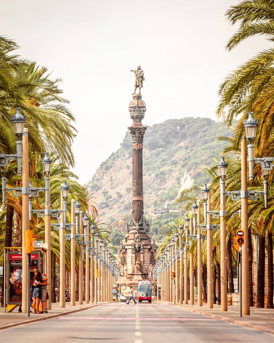 inspbarcelona's tweet photo. Allá en el horizonte 📷 @calderayes https://t.co/AoNpoWL68a