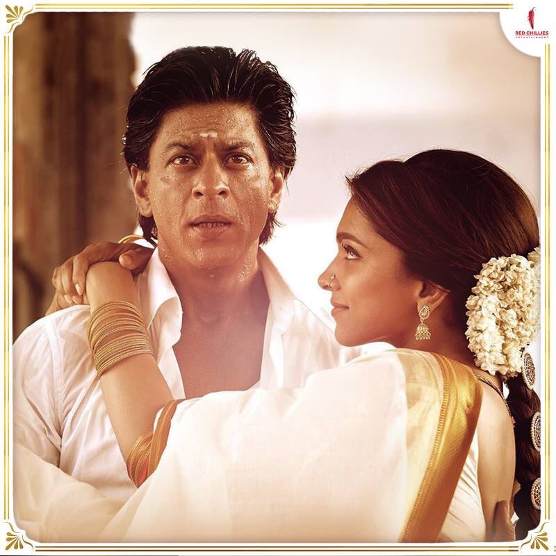 RedChilliesEnt's tweet photo. Love truly lifts us up, doesn’t it? 😍

@iamsrk @deepikapadukone #ChennaiExpress https://t.co/RZOnFVJCMC