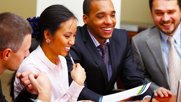 PearnKandola's tweet image. While great progress has been made with tackling racism in recent decades, @Binna argues that it lives on in the workplace in less overt and more nuanced forms. Ashleigh Wight reports in Personnel Today. #racismatwork ow.ly/eJOz30j7ztE