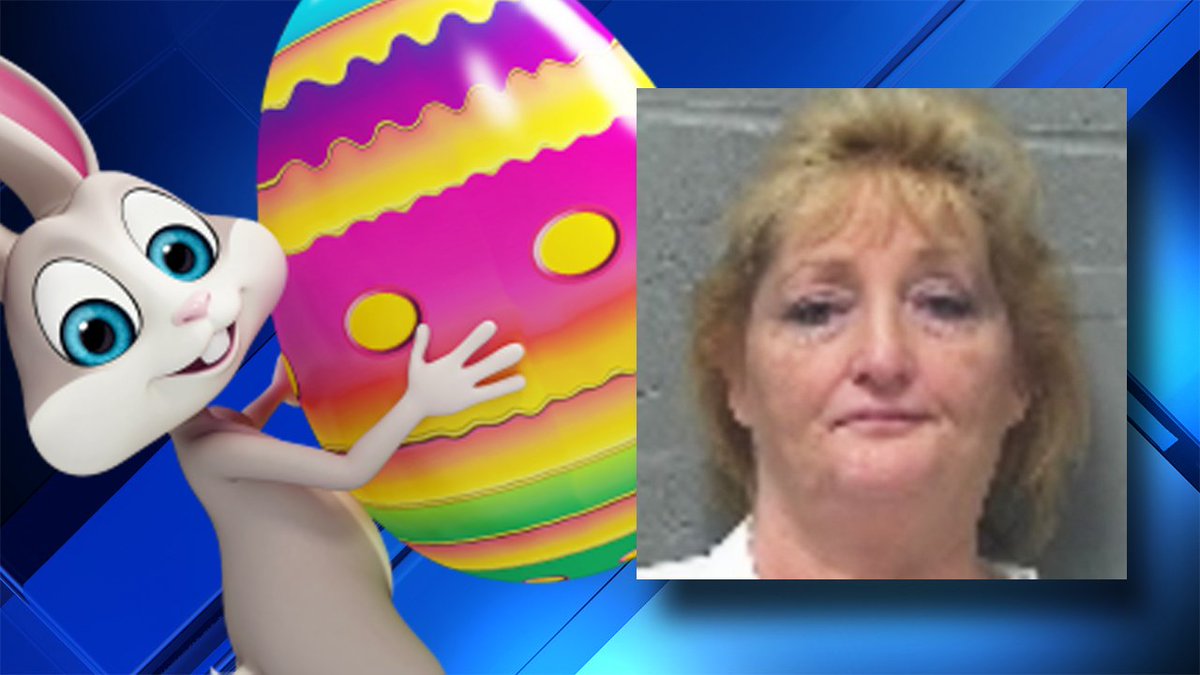 Woman arrested after making lewd comments to the Easter Bunny. bit.ly/2DWEiEZ?utm_so… https://t.co/H5OeXv3xNl