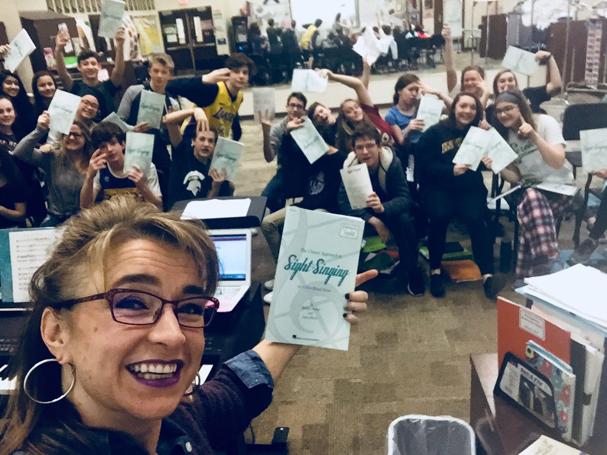 MrsJchoir's tweet image. When you finish the Level 1 Sight Reading Book in the HIJH Panther Sound Choir- you celebrate!!!🎶
#ontolevel2 @HJHPanthers