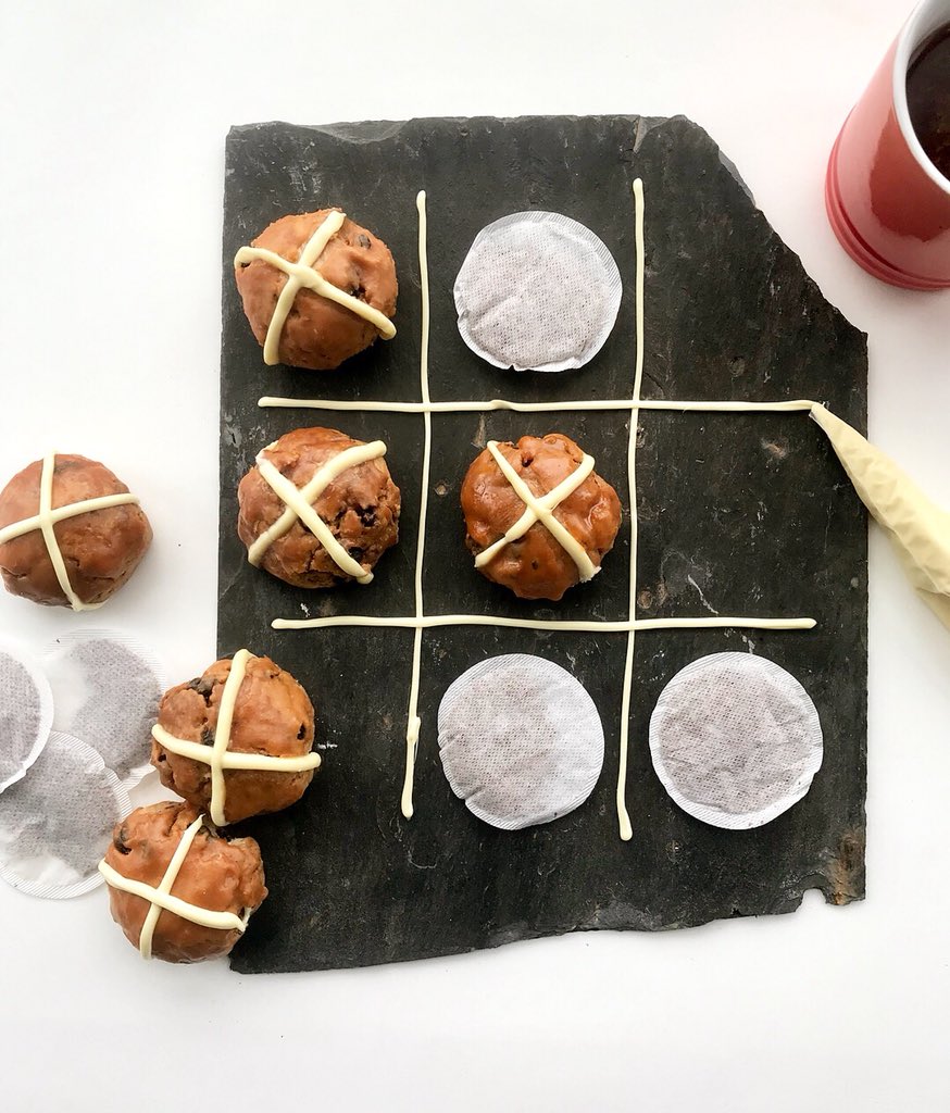 frances_quinn's tweet photo. What happens when you cross @DragonflyTea with biscuits...#VanillaRooibos #HotCrossBunShortbread #QuinntessentialBaking https://t.co/goXyncmjGk