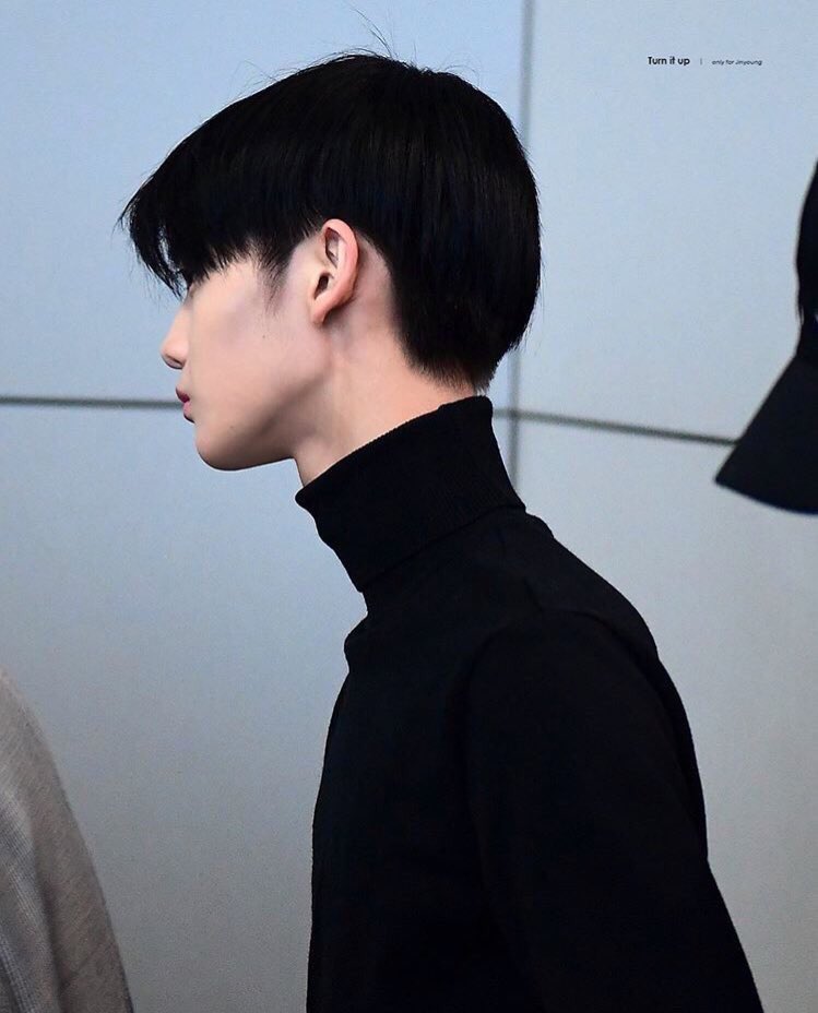 agrumpypeach's tweet photo. กุว่าต้องมีคอใครซักคนอะที่ผิดปกติ https://t.co/o3ORx0PVK1