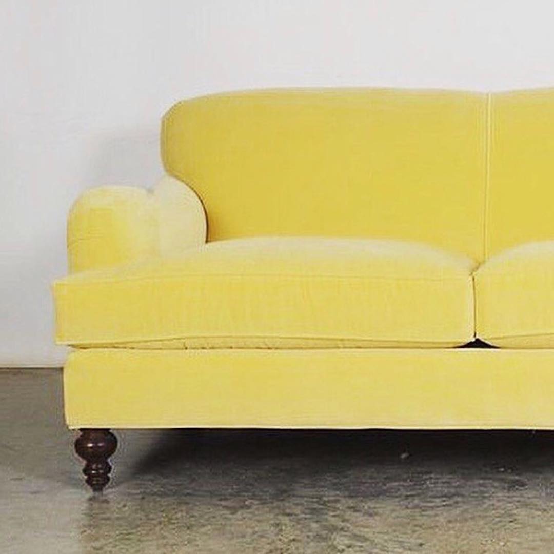 theCOCOCO's tweet image. An English Arm Sofa is always in style, whether you go neutral or go bold. 💛#neutraldecor #neutralinterior #boldinterior #interiordesign #yellow #popofcolor #brightandbeautiful #gobold #homedecor #classic #timeless #style #furnituredesign #madeinUSA