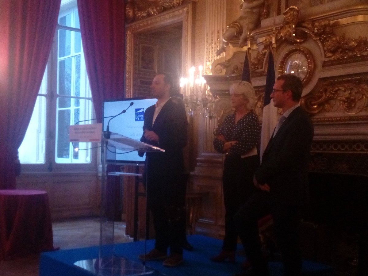 Audrey Chabal (@au_chabal) on Twitter photo Notre <a href="/j_lepavous/">Joël Le Pavous</a> reçoit le prix du jeune journaliste Louise Weiss
Fierté de l'ensemble du collectif <a href="/Callipige_fr/">Collectif Callipige</a> Notre <a href="/j_lepavous/">Joël Le Pavous</a> reçoit le prix du jeune journaliste Louise Weiss
Fierté de l'ensemble du collectif <a href="/Callipige_fr/">Collectif Callipige</a>