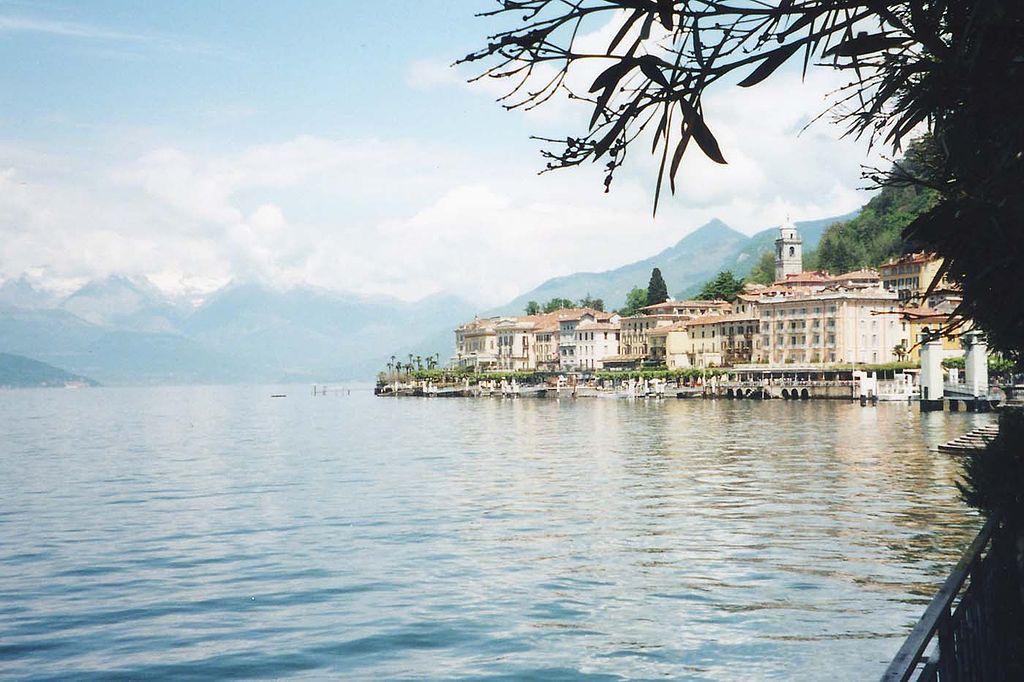 #OnThisDay 1818 Shelley writes to Peacock from Lake Como of the 