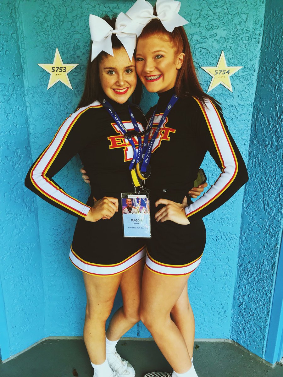 gracecross___'s tweet photo. With the new season approaching, it makes me miss this team so much more:( ❤️💛 https://t.co/2SEb0qxPhF
