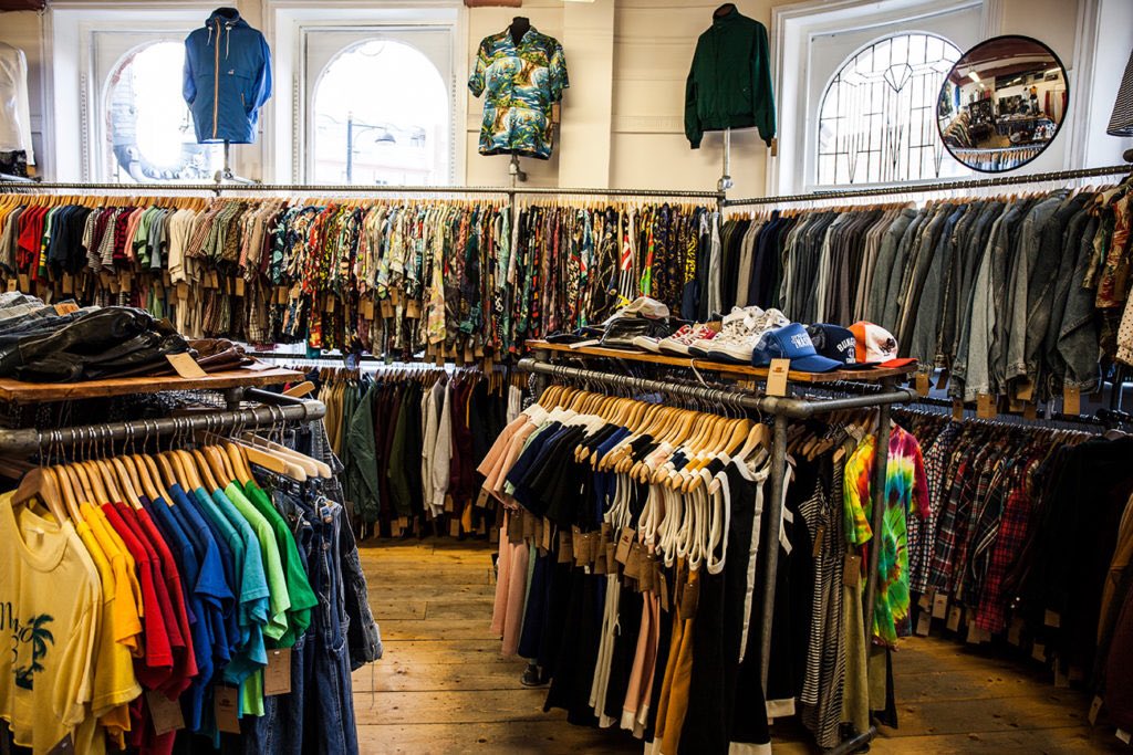 The best places to shop if you’re a student in #Manchester ~ from vintage to designer. #BuzzinMCR 

Full article: ow.ly/4UQ330jb8vp