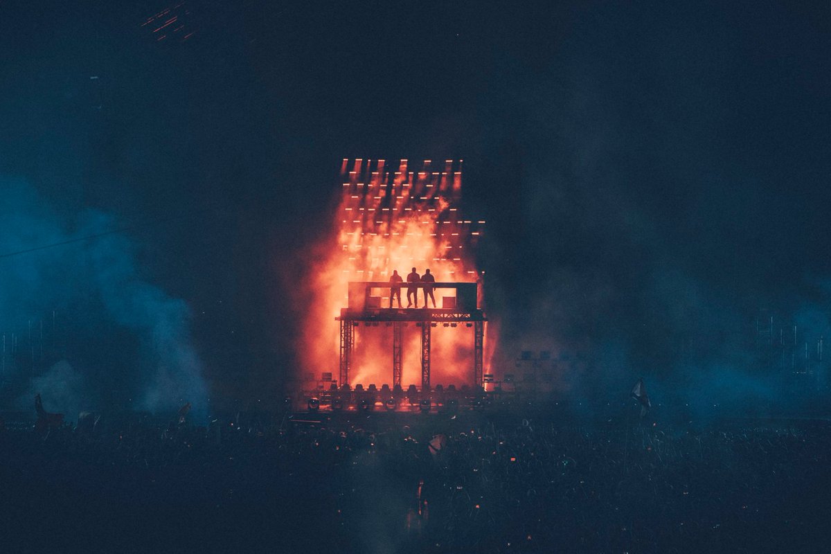 25 03 18 <a href="/swedishousemfia/">Swedish House Mafia</a>