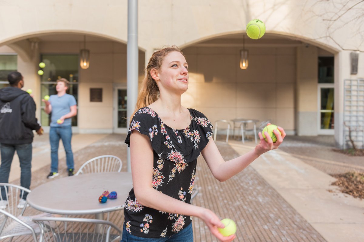 PointParkU's tweet photo. Here, we have students in their natural habitat juggling their many responsibilities at the end of the semester. https://t.co/eu2p3nZOs6