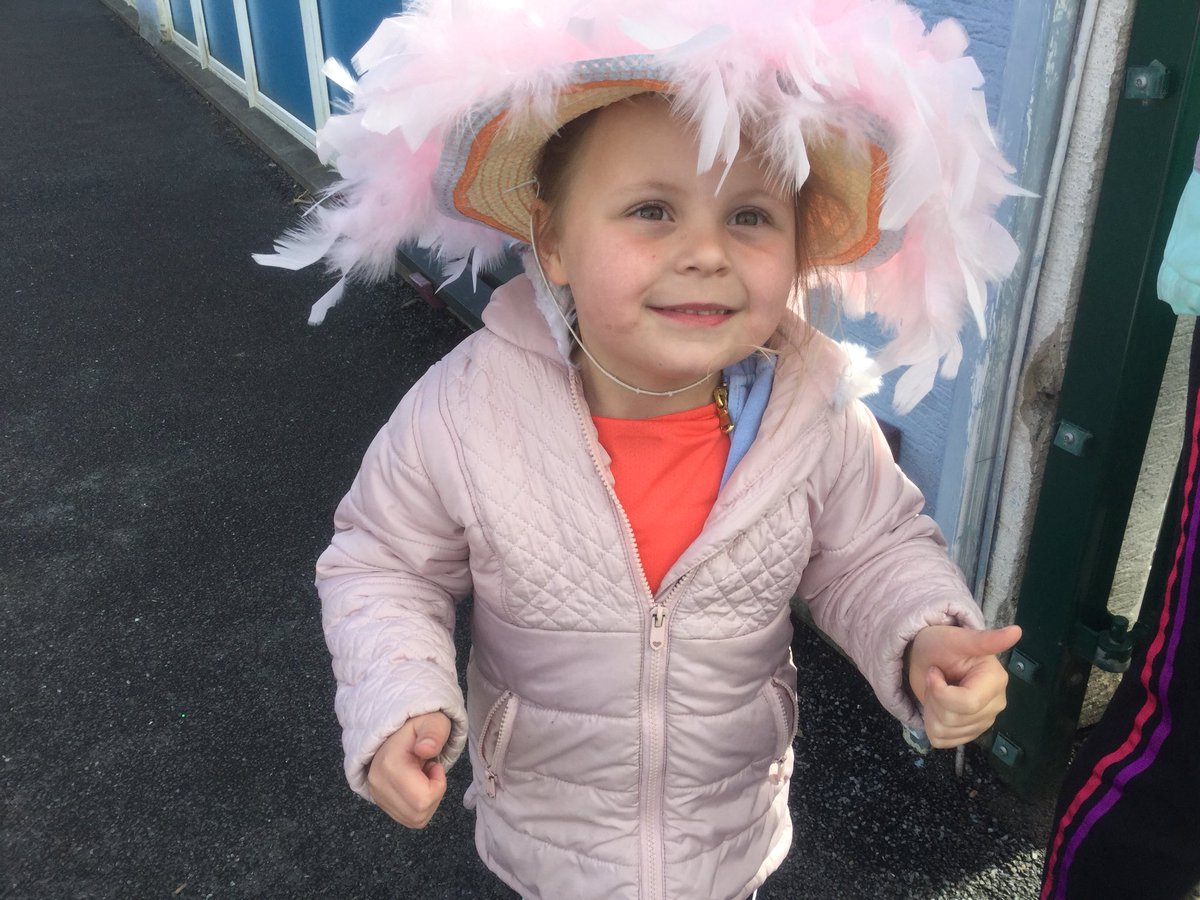 SaundersfootS's tweet photo. The whole school enjoyed the Easter Hat Parade by our Early Years children this afternoon. π #scpfun #scpout https://t.co/hBKhpRHanA
