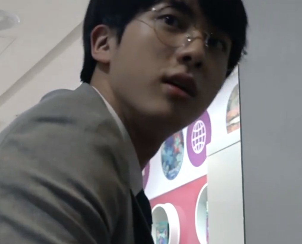 seokjinfile's tweet photo. i wish we could have more of this look,,, a full course meal indeed!!!
cr. bemyjin_1204 https://t.co/lhPvmnBOsg